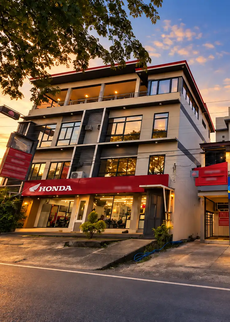 The D'hillsview Hotel & Restaurant building in Cataingan at sunset